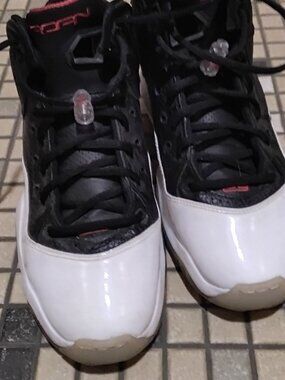 Nike Air Jordan Black / White / Varsity Red (Style: 315317-016)  Sz 8.5